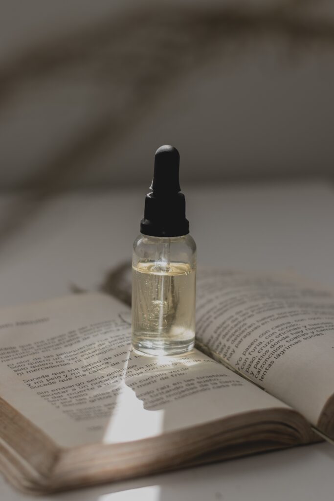 il mondo degli oli essenziali la bibbia degli olii essenziali, guida completa all' aromaterapia 
